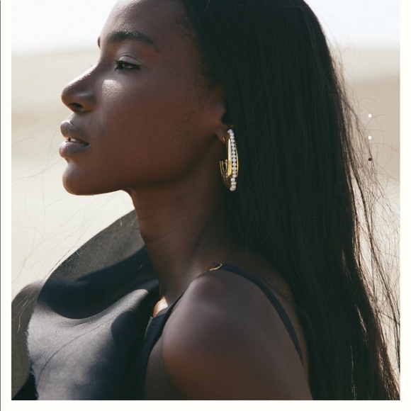 CULT GAIA LUMI PEARL HOOP EARRINGS - Picture 2 of 7